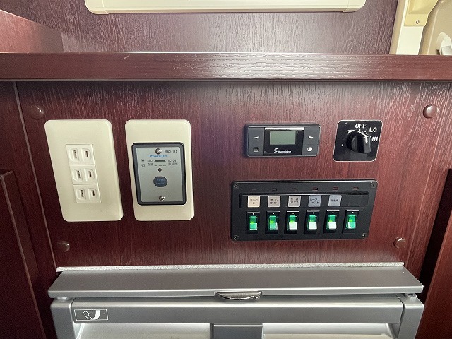 キャンピングカーキャブコン