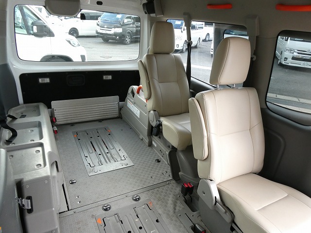 日産NV350 キャラバン