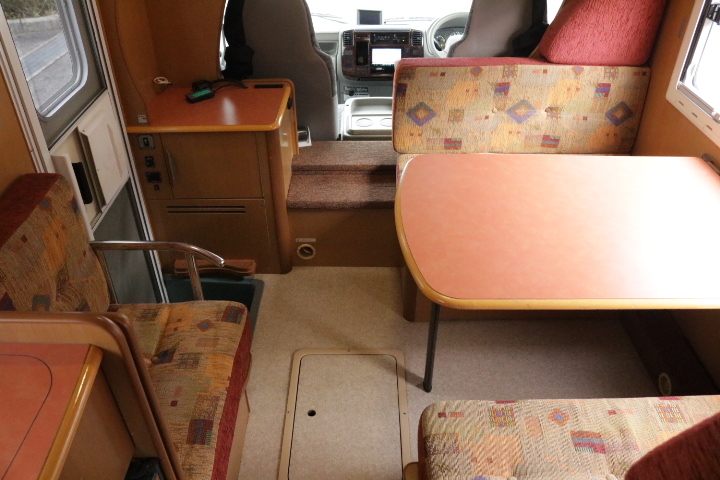 キャンピングカーキャブコン
