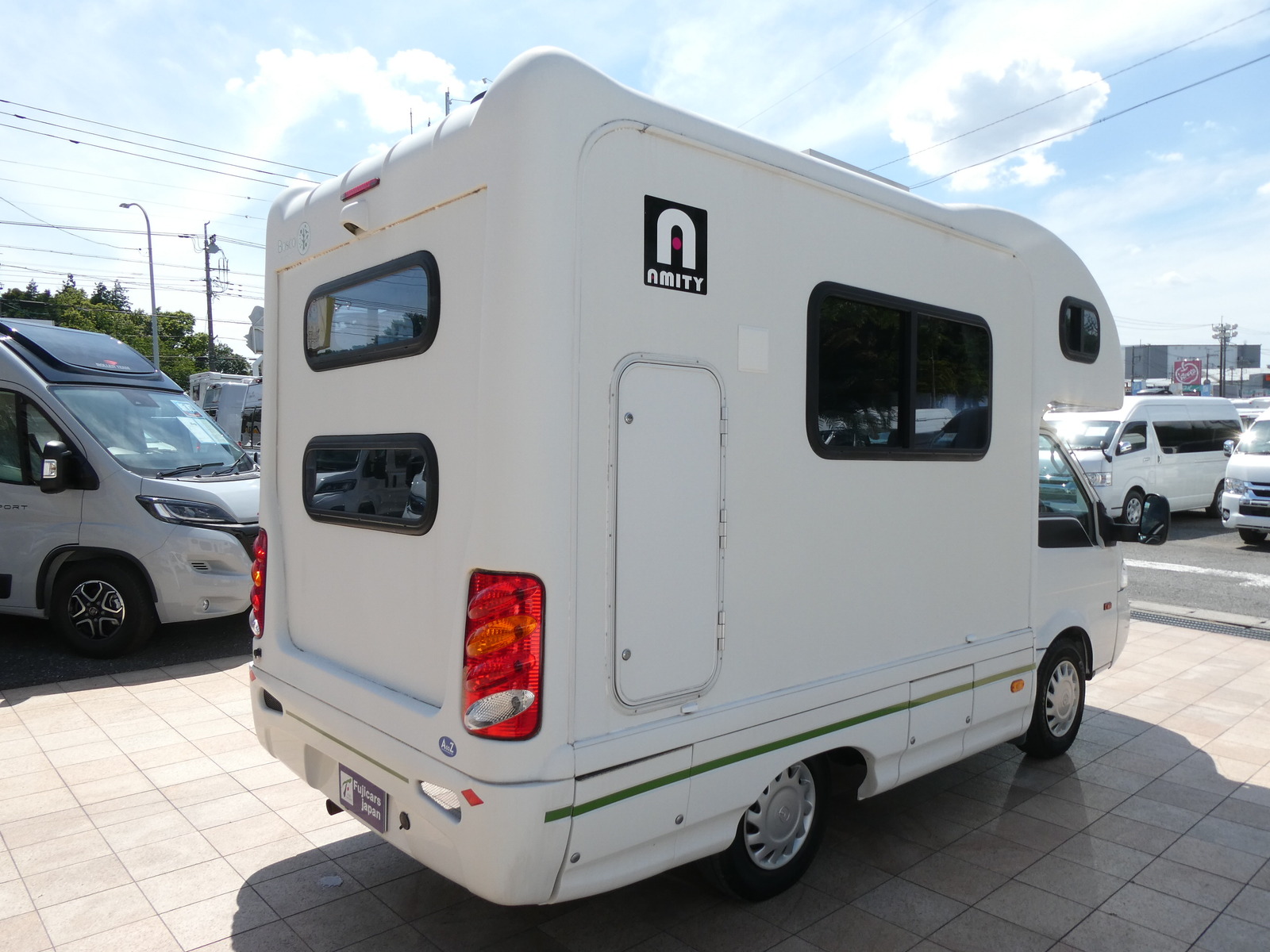キャンピングカーキャブコン