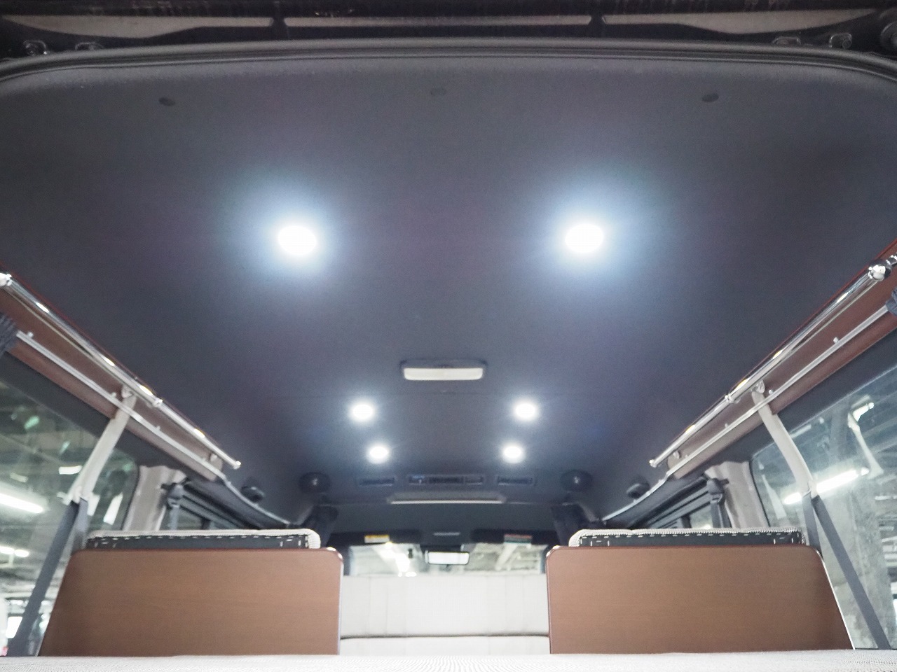 キャンピングカーバンコン