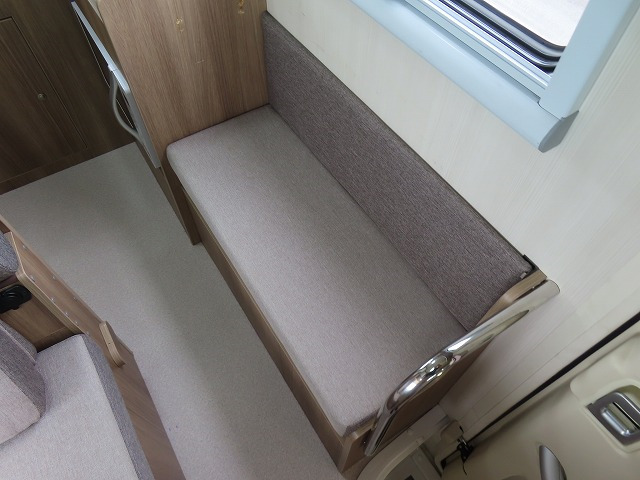 キャンピングカーキャブコン