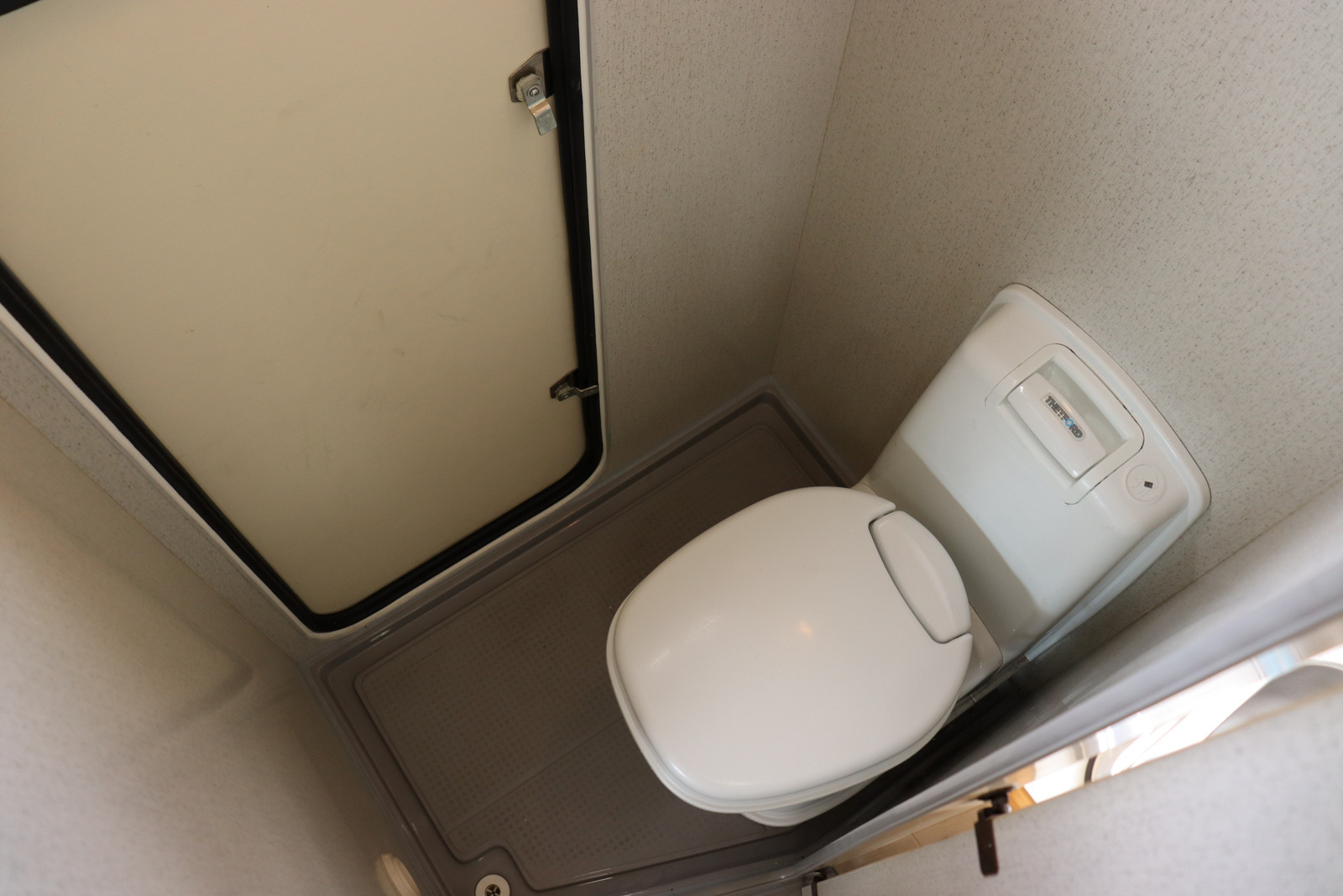キャンピングカーキャブコン