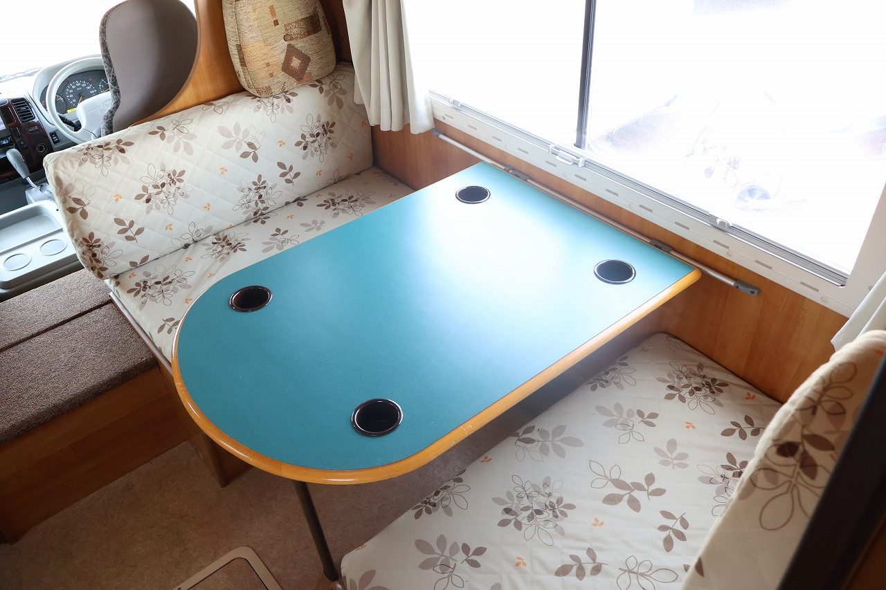 キャンピングカーキャブコン