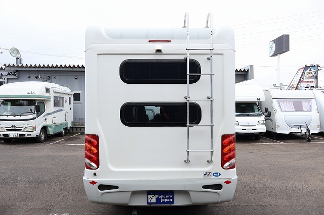 キャンピングカーキャブコン