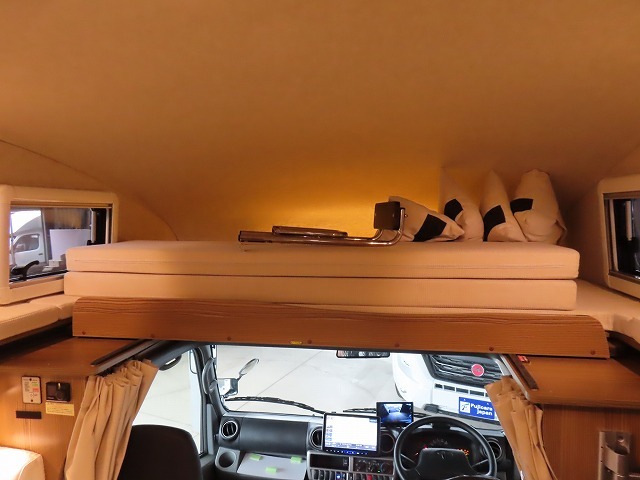 キャンピングカーキャブコン