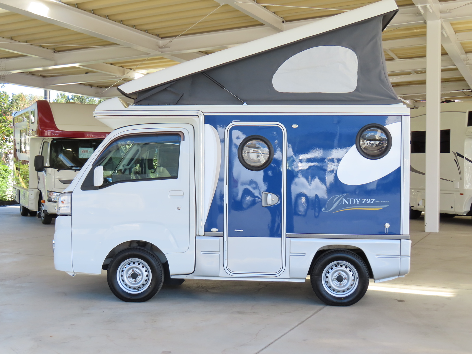 キャンピングカー軽キャンパー