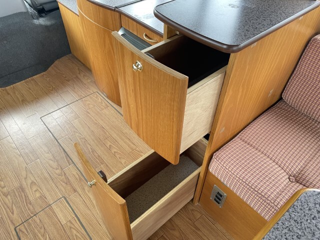 キャンピングカーバンコン