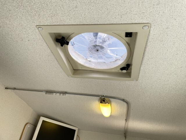 キャンピングカーキャブコン