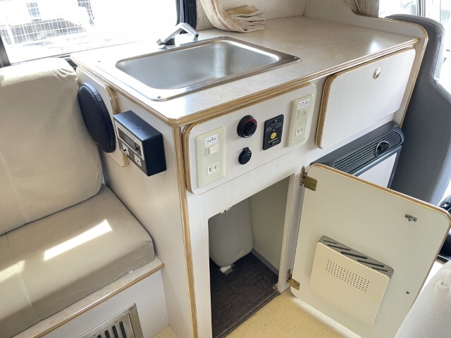 キャンピングカーキャブコン