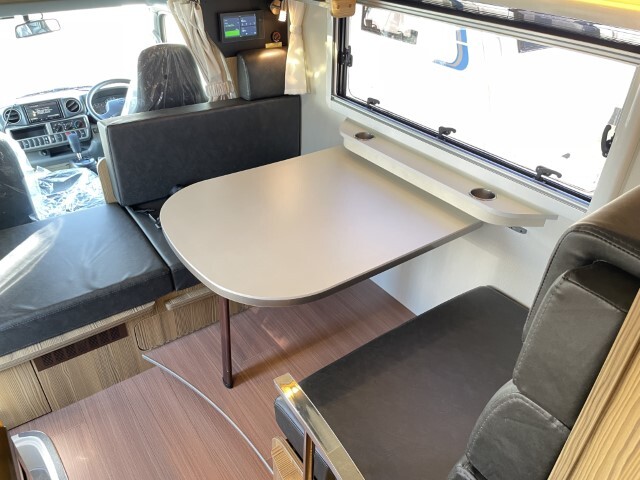 キャンピングカーキャブコン