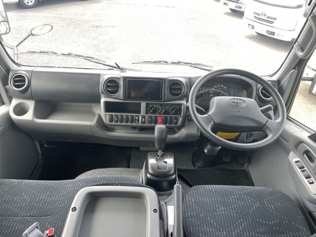 キャンピングカーキャブコン