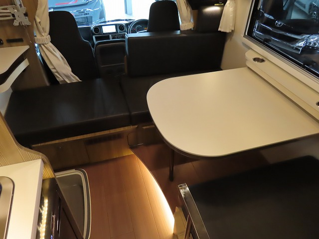 キャンピングカーキャブコン