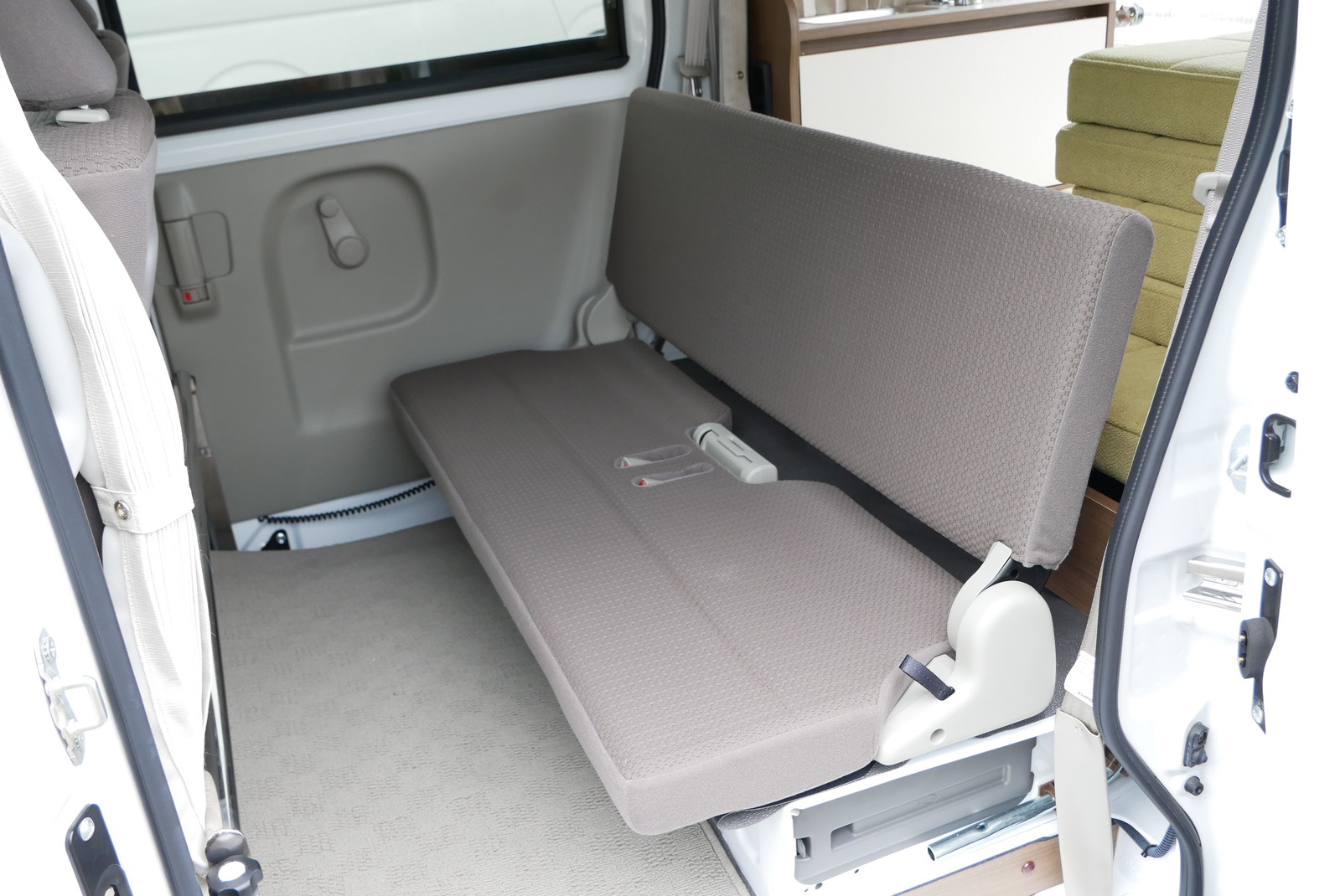 キャンピングカー軽キャンパー