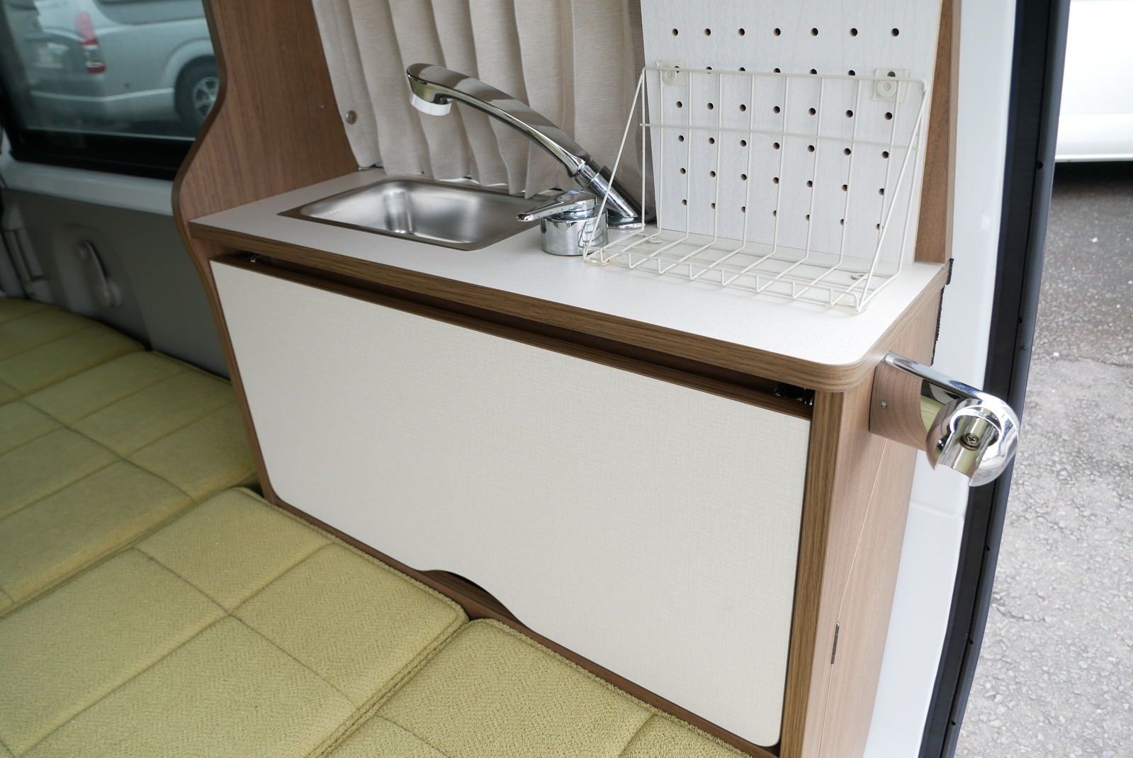 キャンピングカー軽キャンパー