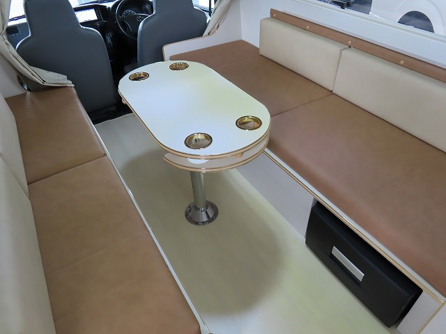 キャンピングカーキャブコン