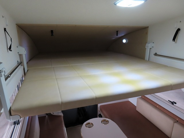 キャンピングカーキャブコン