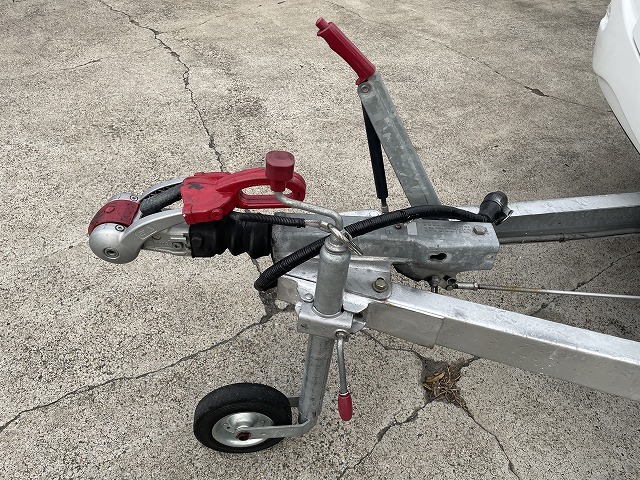 キャンピングカートレーラー