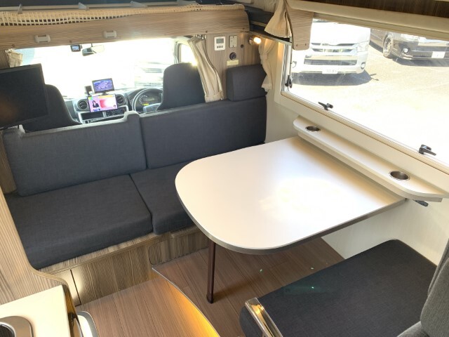 キャンピングカーキャブコン