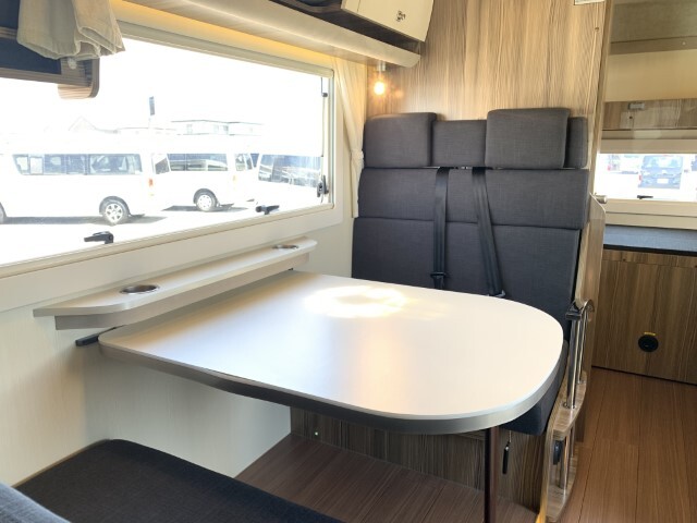 キャンピングカーキャブコン