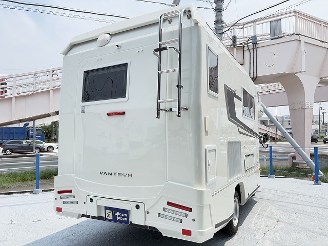 キャンピングカーキャブコン