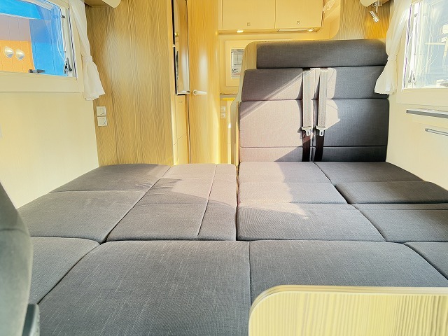キャンピングカーキャブコン