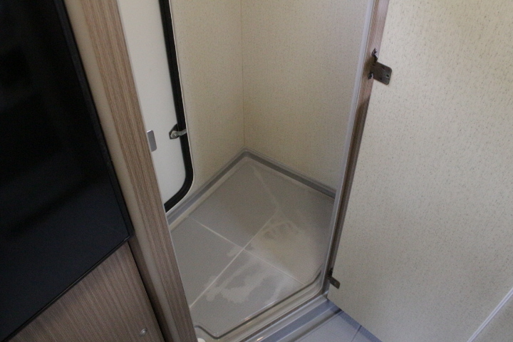 キャンピングカーキャブコン