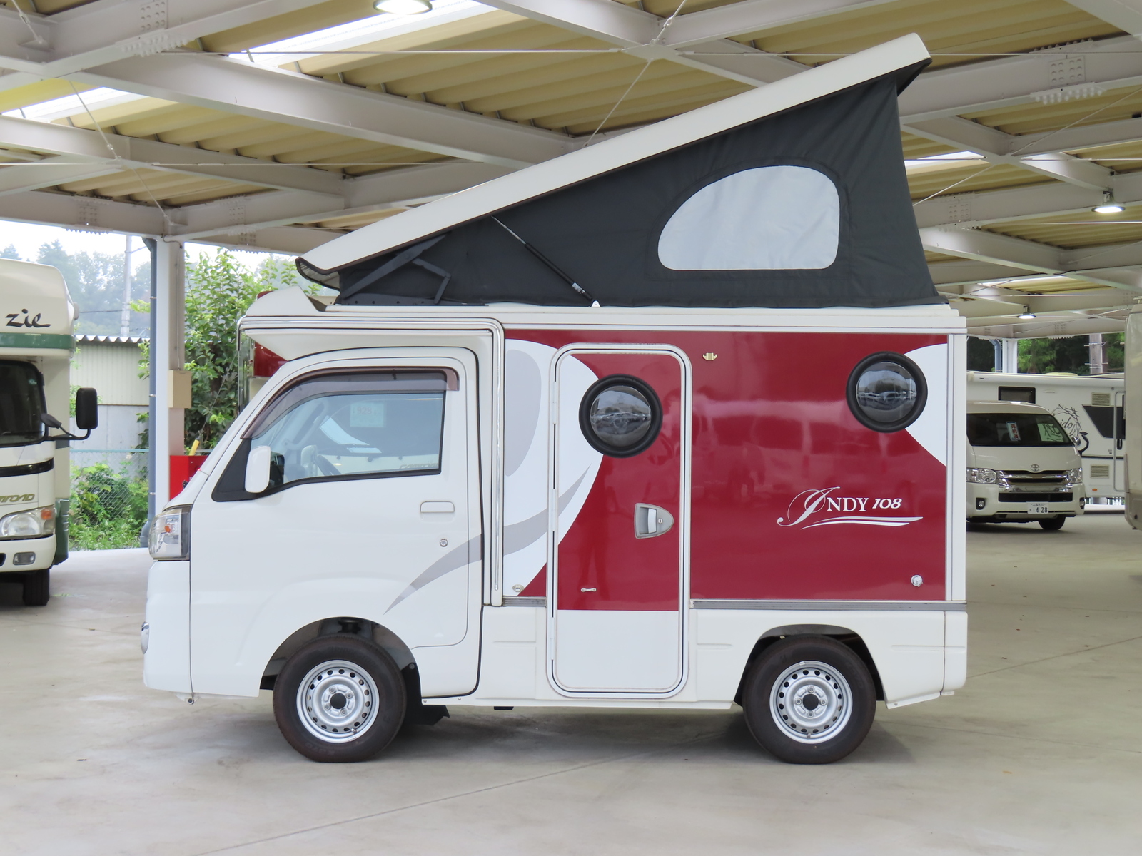 キャンピングカー軽キャンパー