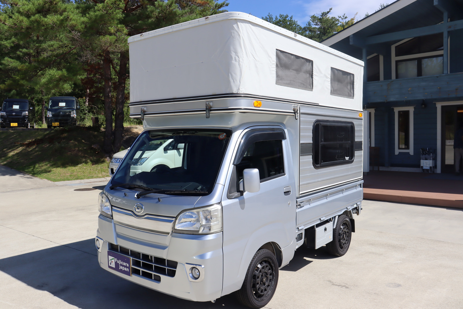 キャンピングカー軽キャンパー