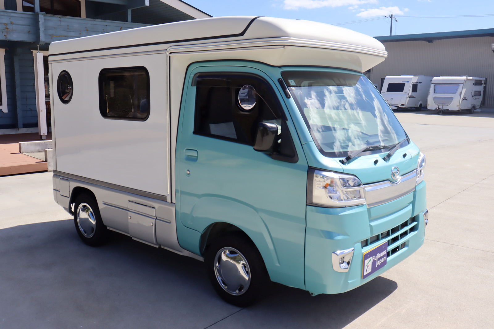 キャンピングカー軽キャンパー