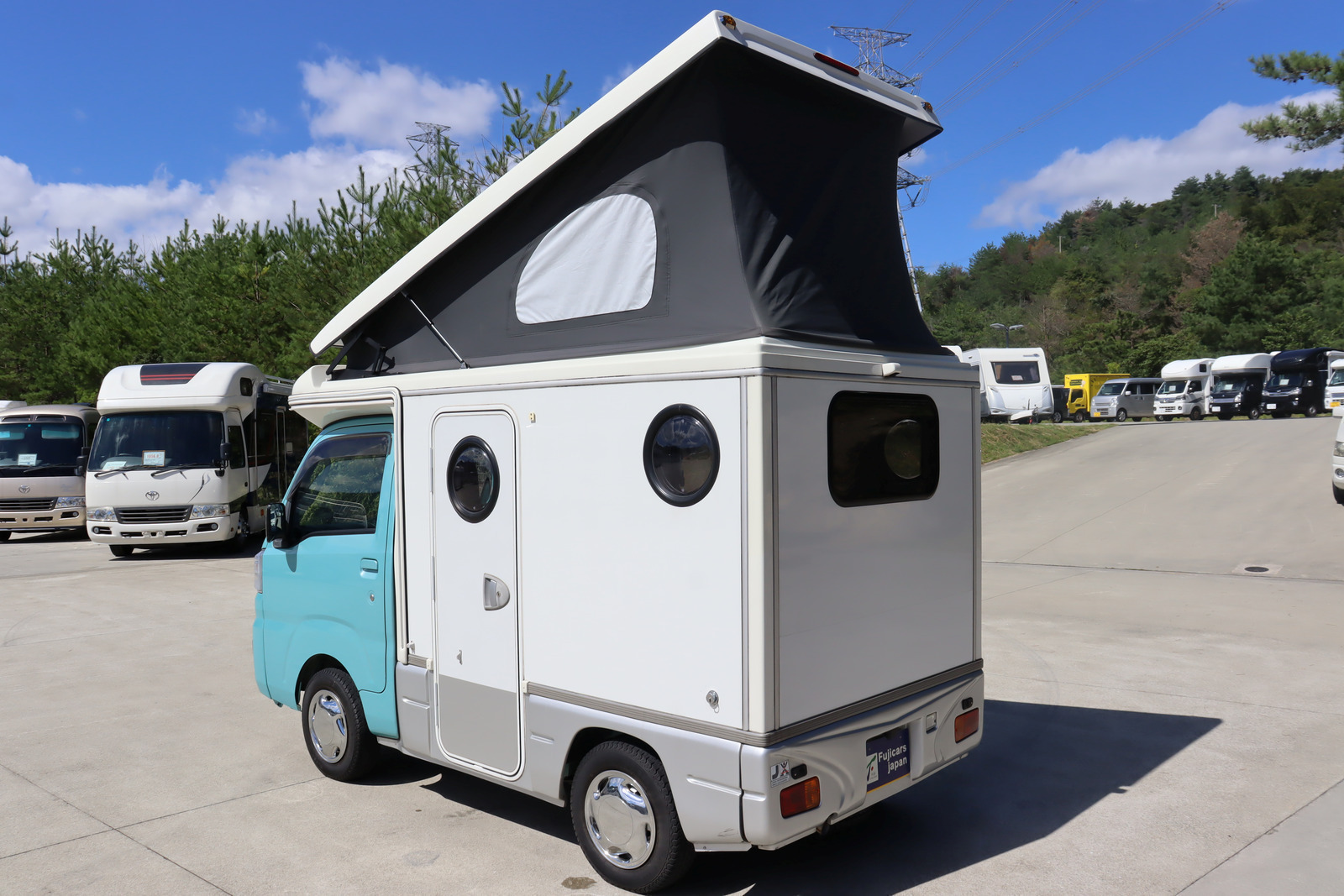 キャンピングカー軽キャンパー