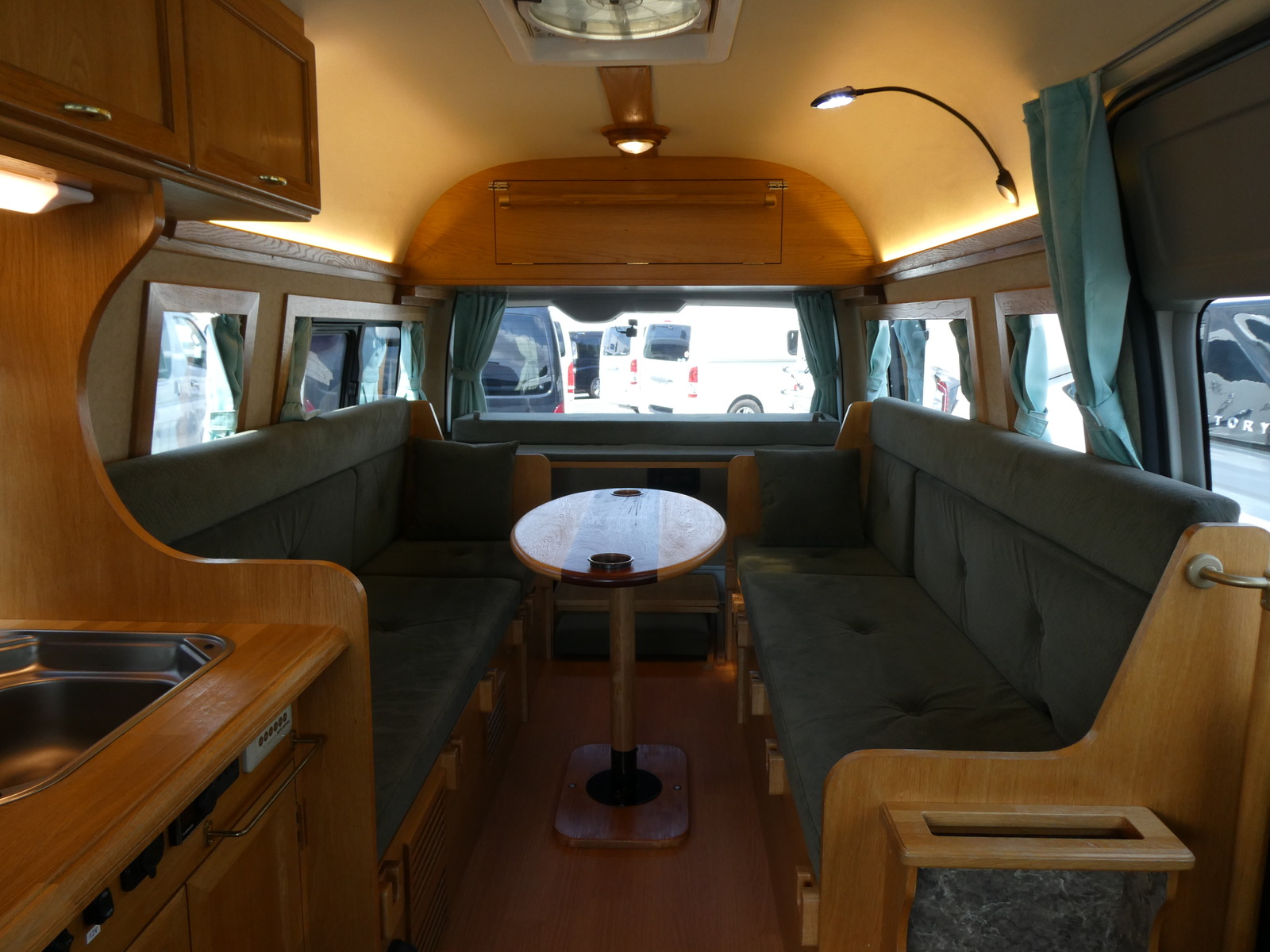 キャンピングカーバンコン