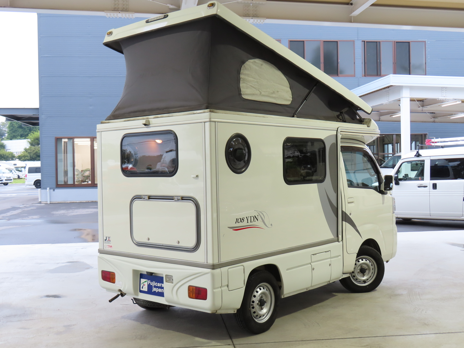 キャンピングカー軽キャンパー