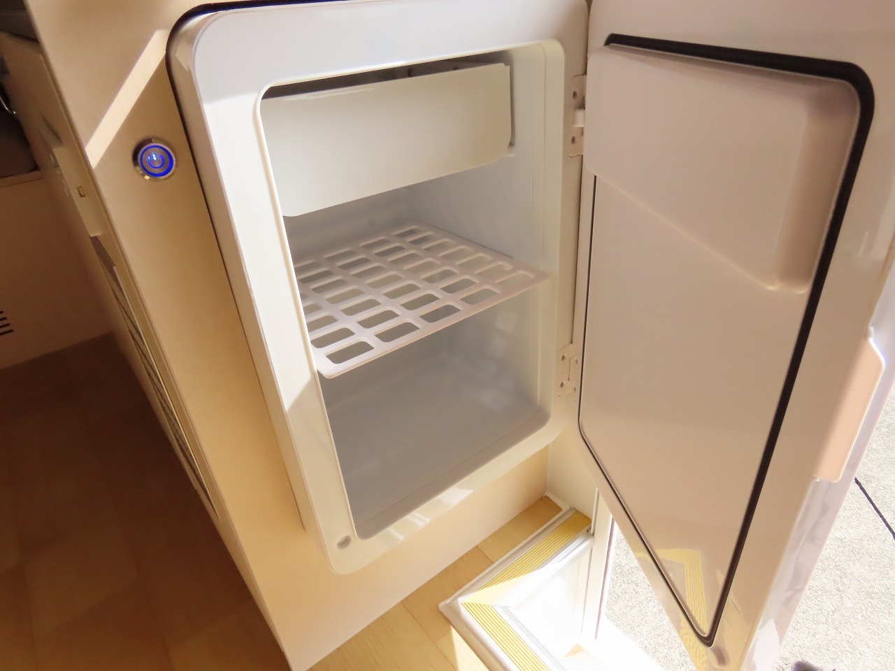 キャンピングカー軽キャンパー