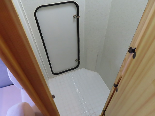 キャンピングカーキャブコン