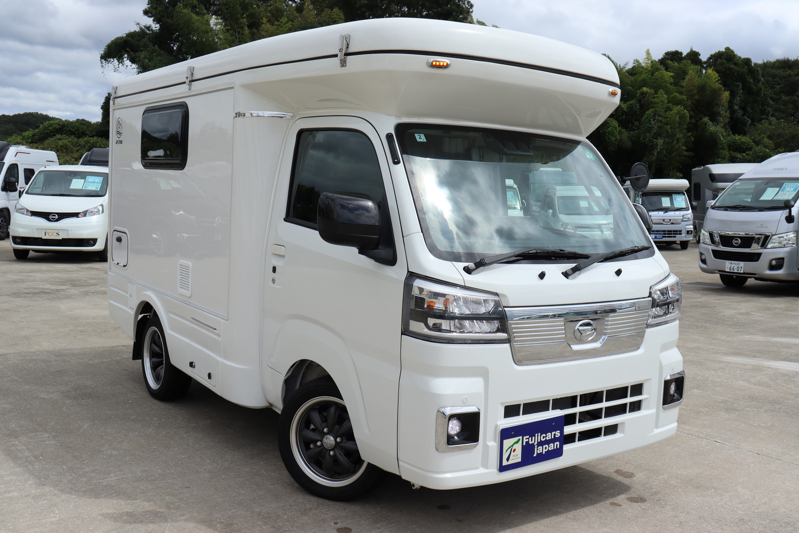 キャンピングカー軽キャンパー