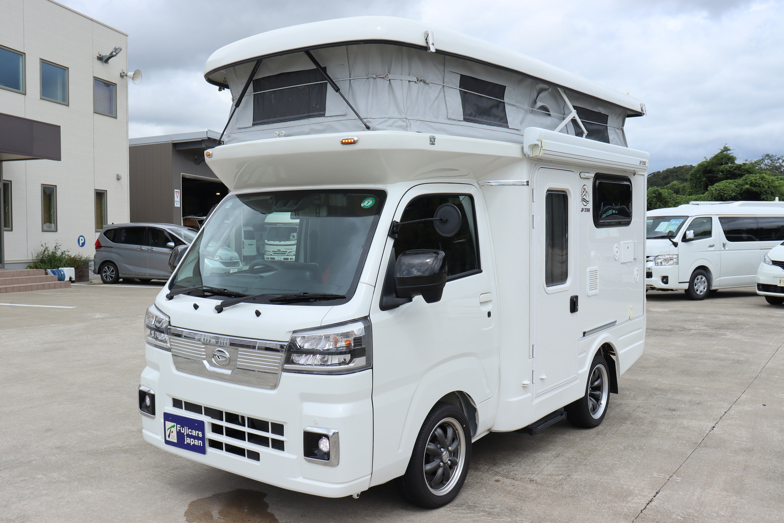 キャンピングカー軽キャンパー