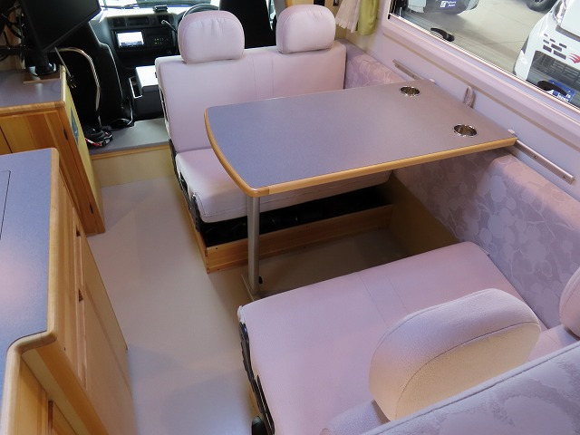 キャンピングカーキャブコン