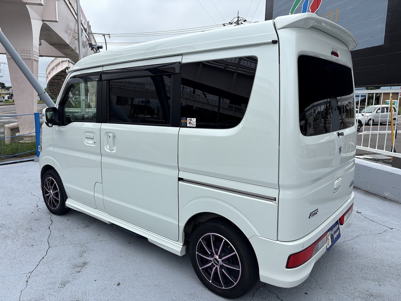キャンピングカー軽キャンパー
