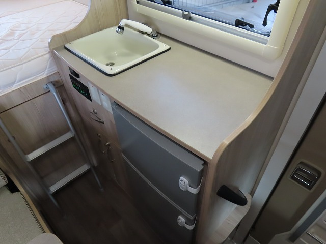 キャンピングカーキャブコン