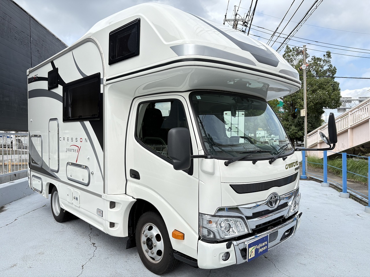 キャンピングカーキャブコン