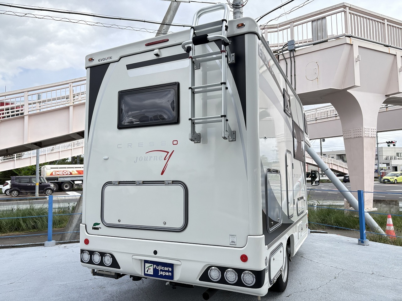 キャンピングカーキャブコン