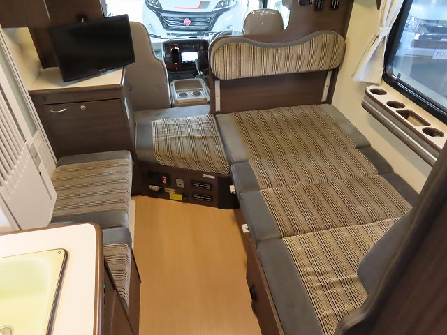 キャンピングカーキャブコン