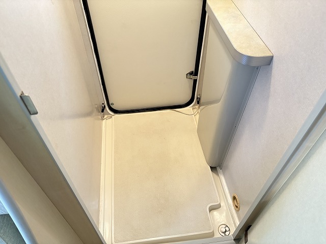キャンピングカーキャブコン