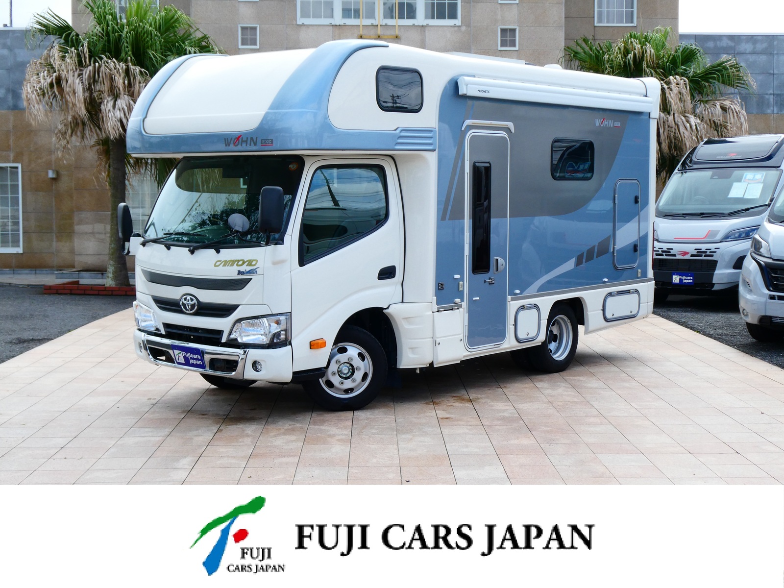 キャブコン 東和モータース　ヴォーンエクスクルーシブ　リアWタイヤ仕様