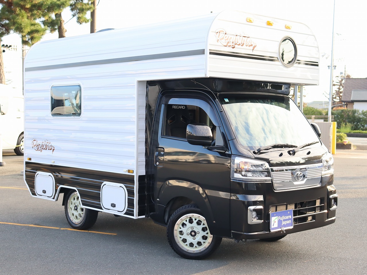 キャンピングカー軽キャンパー