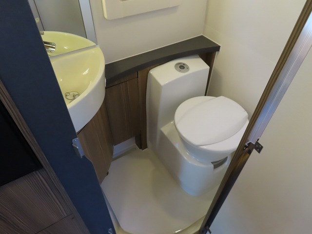 キャンピングカーキャブコン
