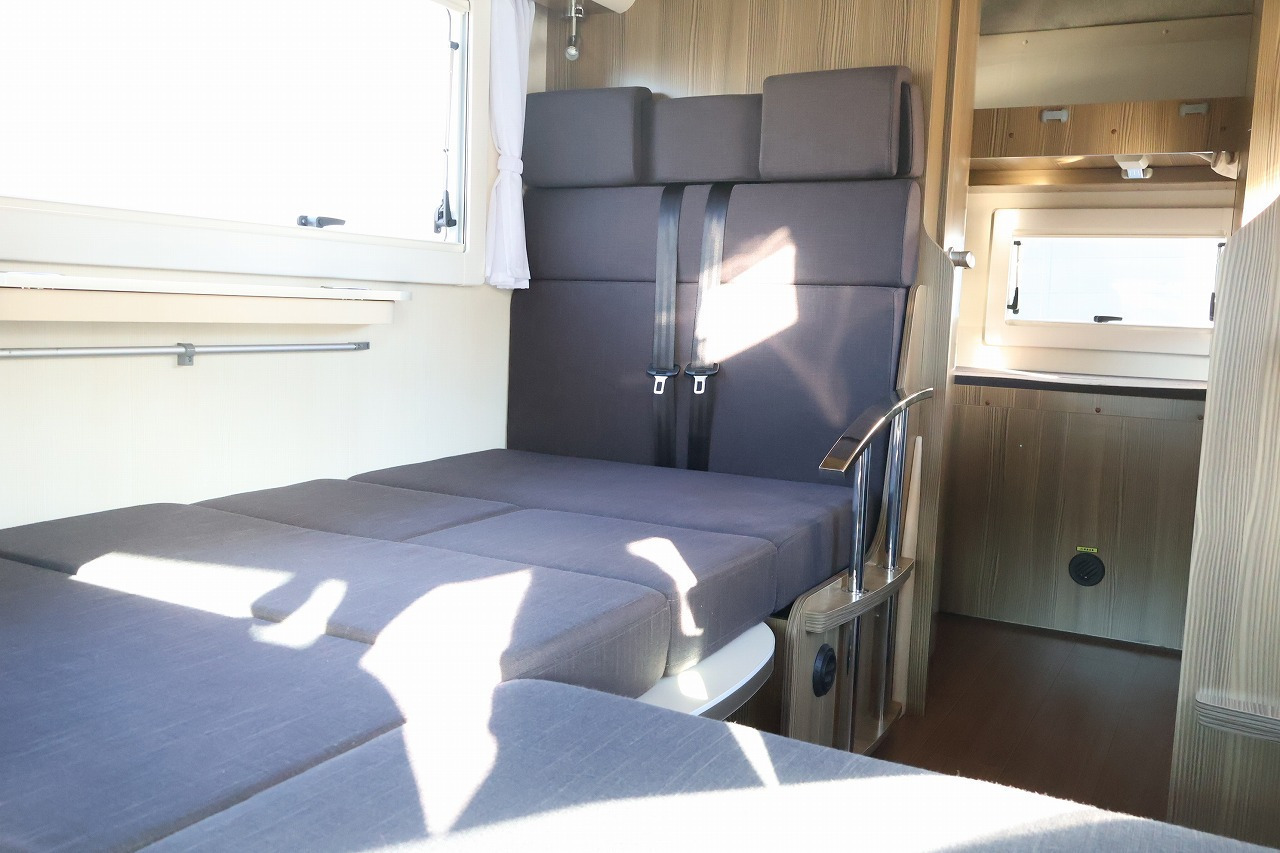 キャンピングカーキャブコン