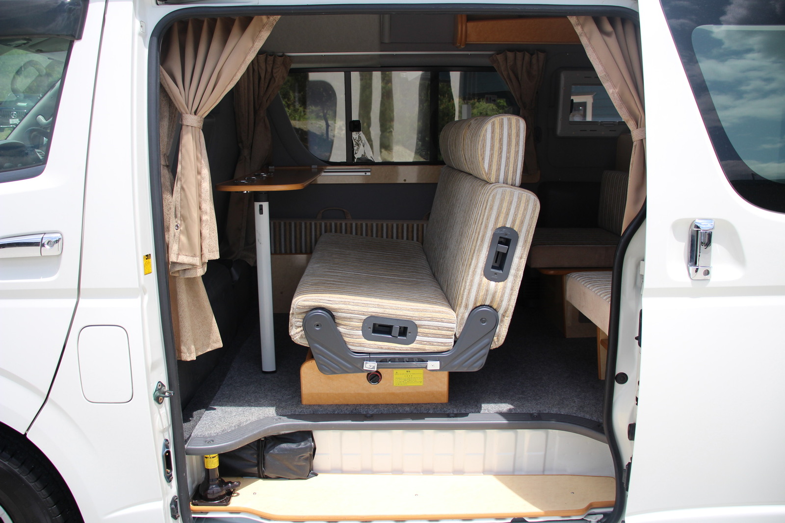 キャンピングカーバンコン