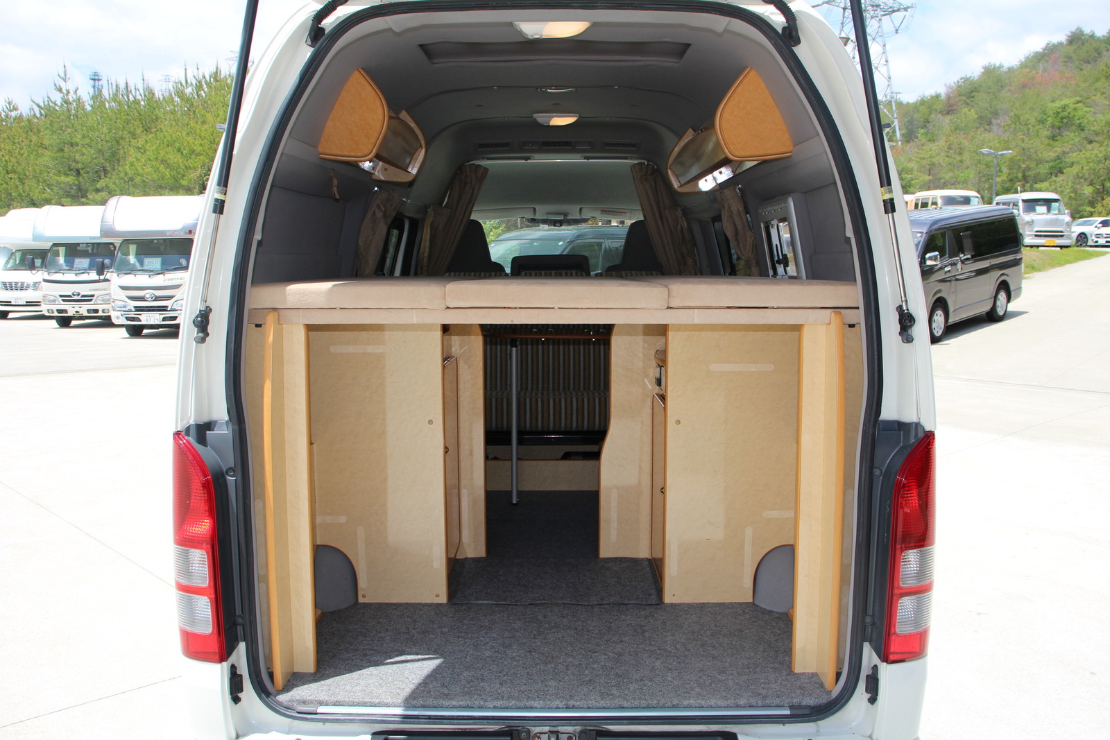 キャンピングカーバンコン